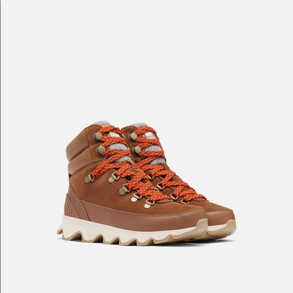 sorel hiking boots